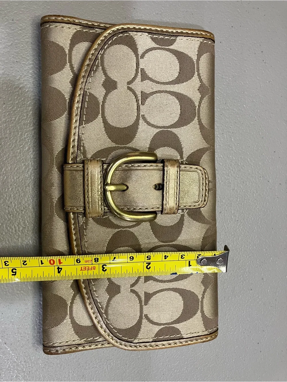 EUC Coach Beige Signature Canvas Buckle Wallet